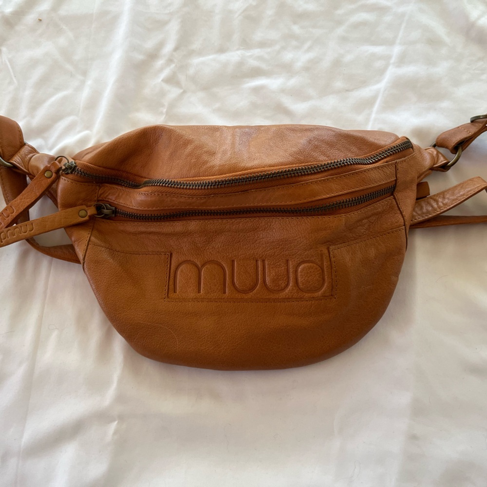 Cognac MUUD leather crossbody bag